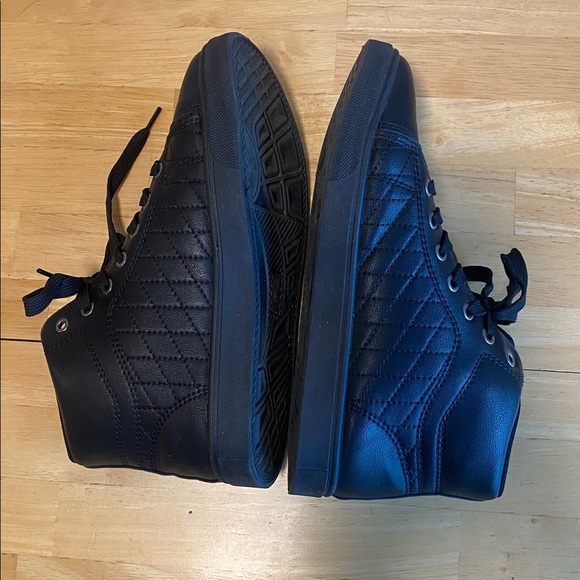 Black High-Top Sneakers Size 41/10 - Picture 5 of 7